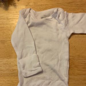 X2 newborn basic white onesies with mittens